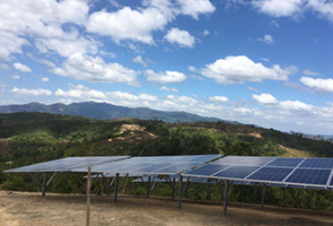 マレーシアにおける48.9MWp Cパイル太陽光発電地上設置プロジェクト（2020年）