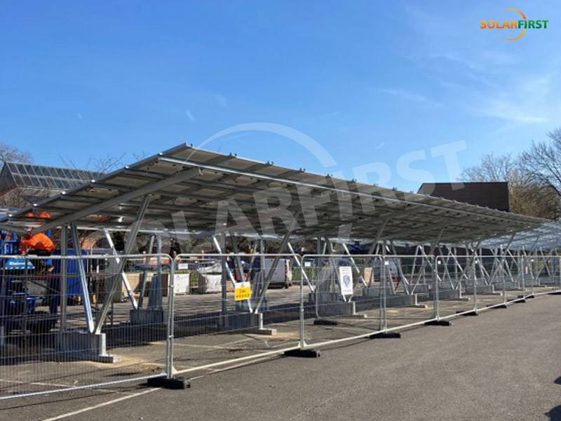 サドベリー 300KWp カーボンスチール防水カーポート